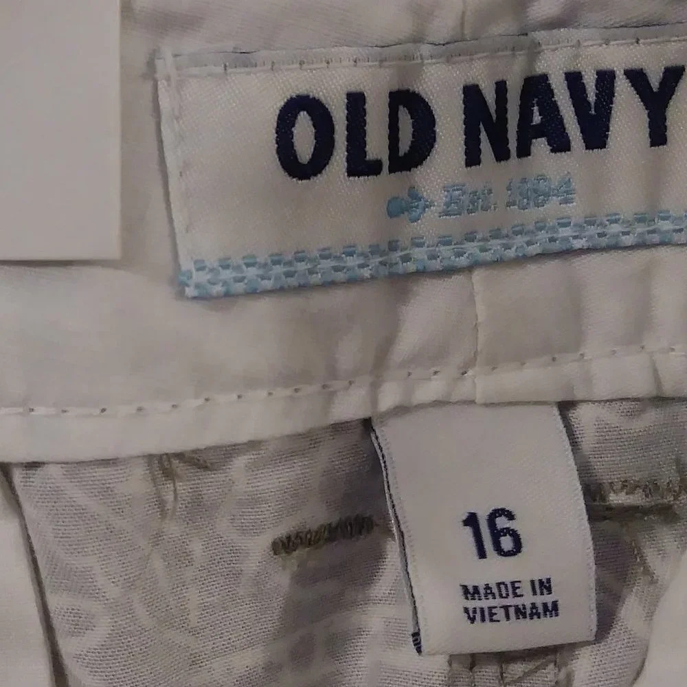 Old Navy Relaxed Fit shorts  A8 - Picture 4 of 6